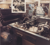 863882 Interieur van een drukkerij in een van de vestigingen van drukkerij Hoonte Holland (Willemstraat) in Wijk C te ...